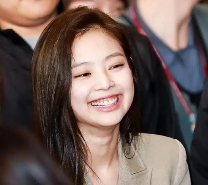 Sử dụng son môi nhạt